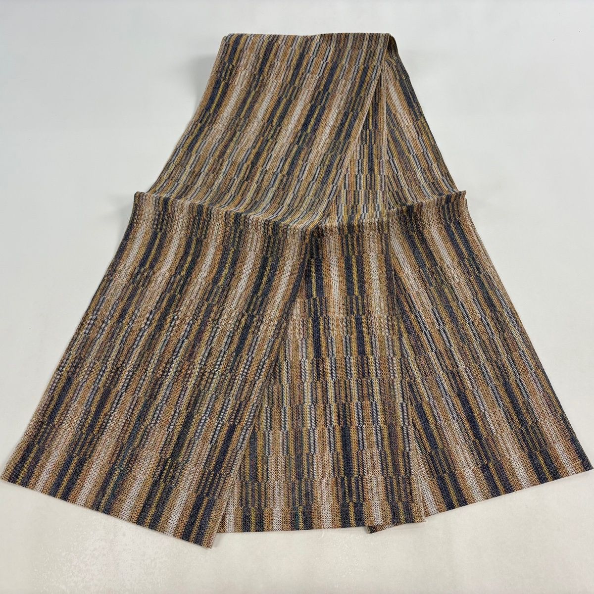 美品】 名古屋帯 秀品 八寸名古屋帯 縞 幾何学模様 金糸 茶色 正絹