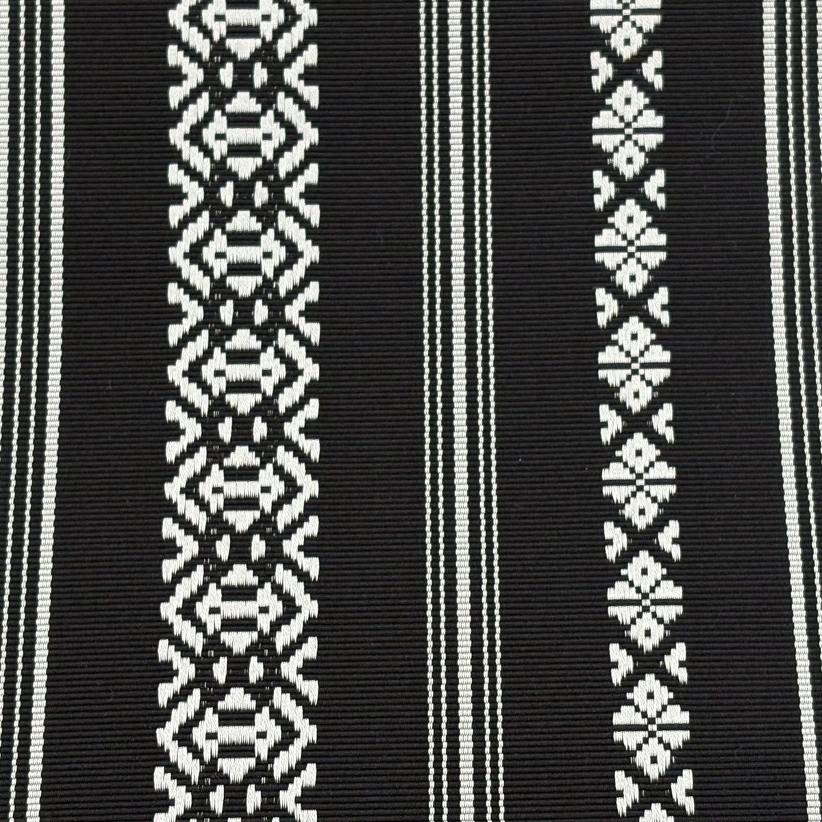 名古屋帯 秀品 八寸名古屋帯 松葉仕立て 縞 幾何学 黒 正絹
