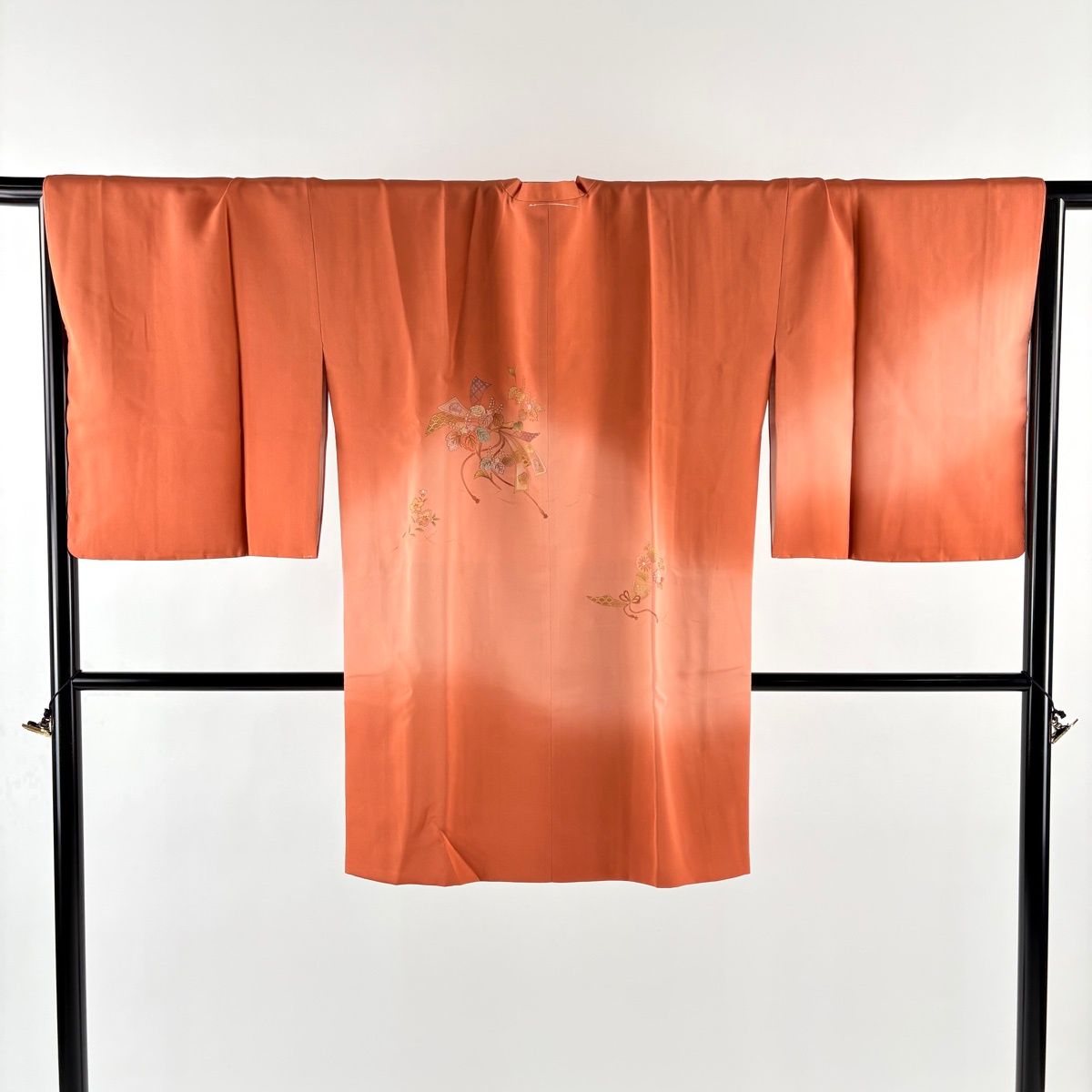 道行 身丈94.5 cm 裄丈68.5 L 和装コート 角衿 桐 菊 金彩 刺繍 オレンジ 正絹 秀品