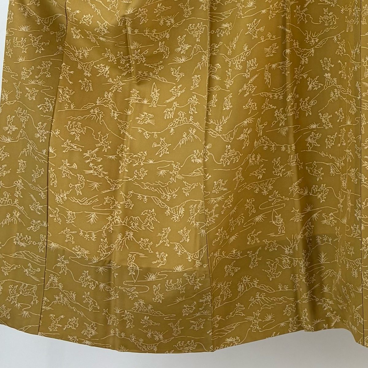 長襦袢 身丈130 cm 裄丈66 M 鳥獣戯画 樹木 黄土色 正絹 秀品