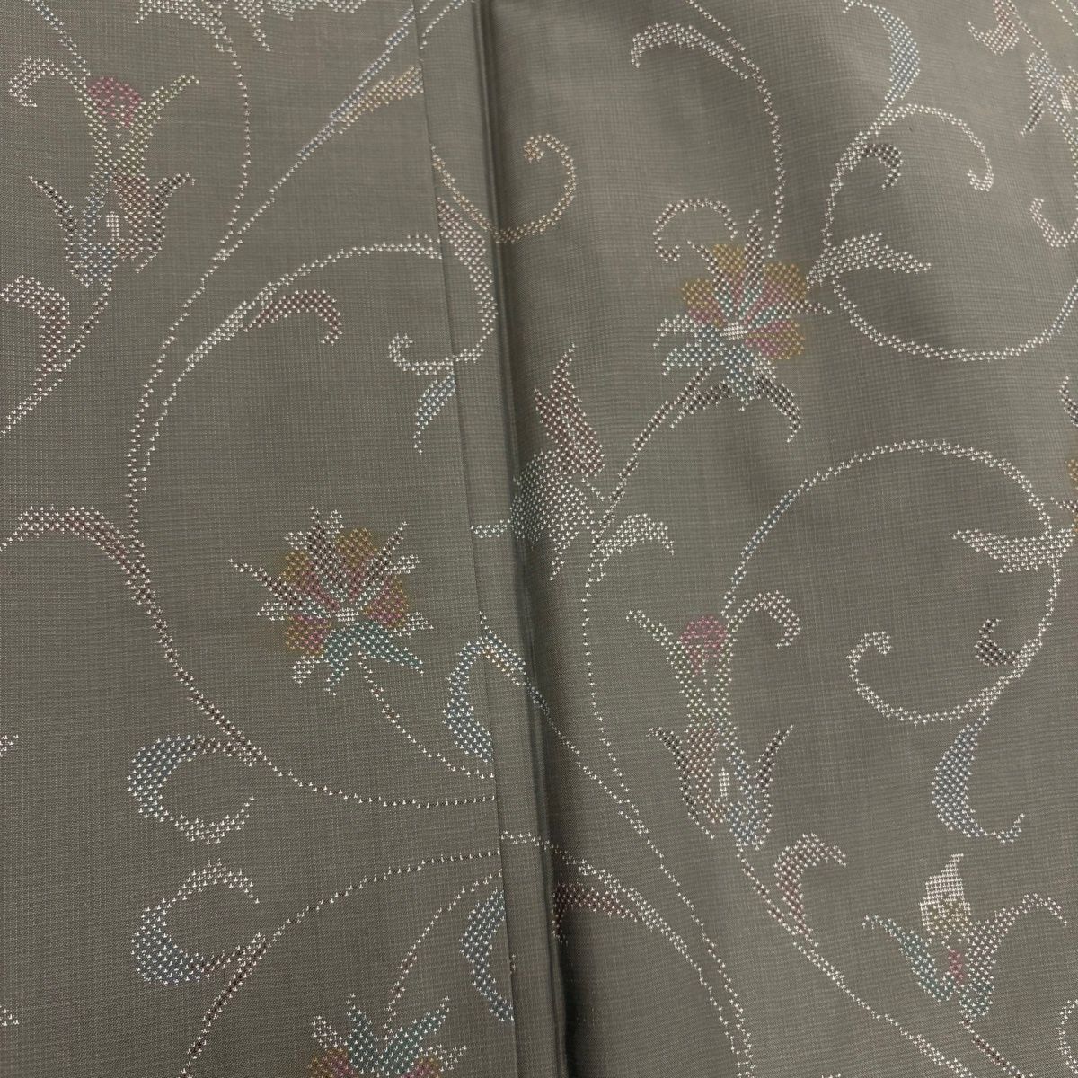  大島紬 身丈158.5 cm 裄丈66.5 M 袷 証紙 花唐草 灰緑 正絹 秀品 紬 着物