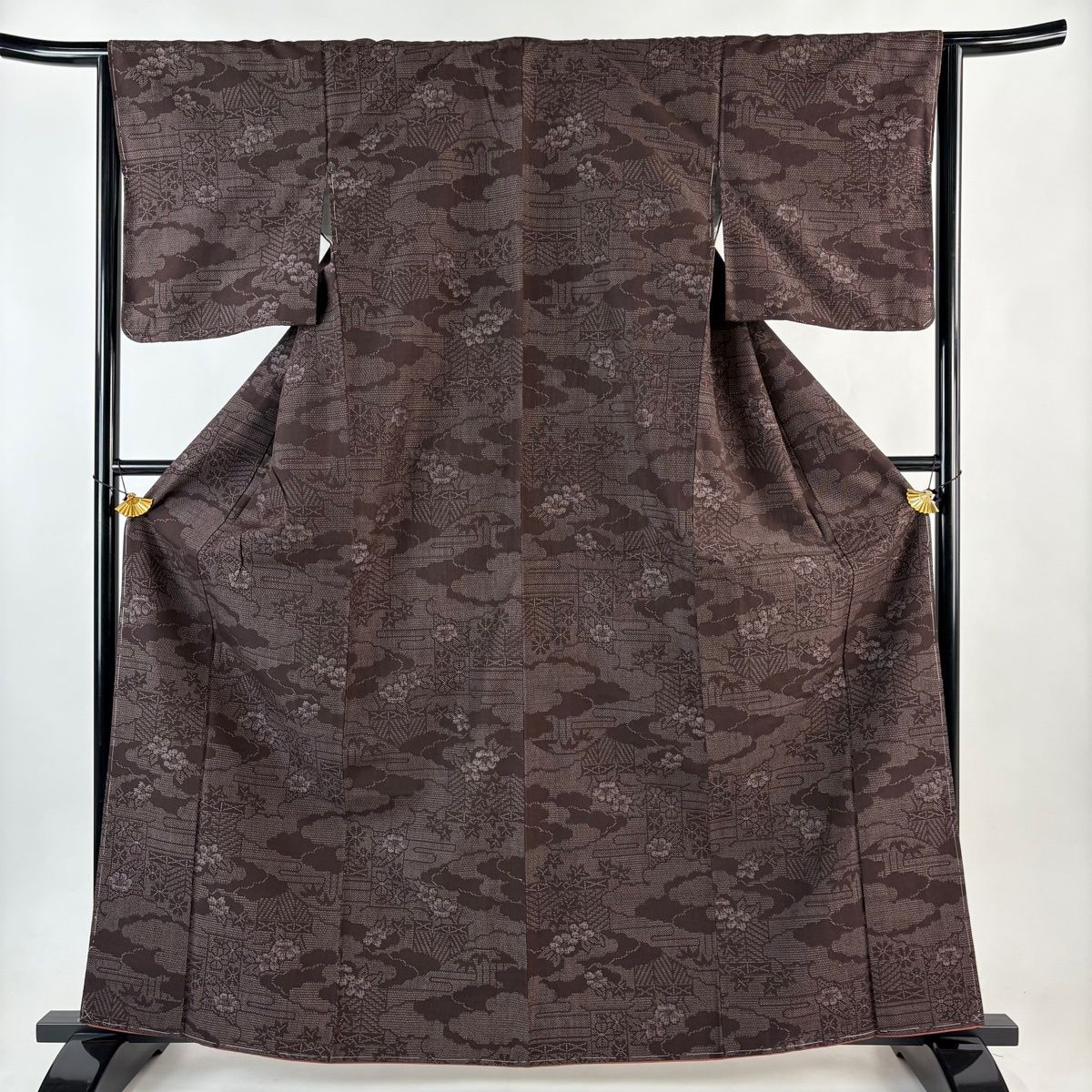 紬 身丈163 cm 裄丈64 5 M 袷 証紙 雲文 草花 焦茶色 正絹 秀品