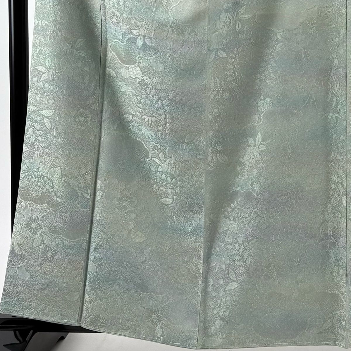 小紋 身丈161.5 cm 裄丈64.5 M 袷 椿 枝花 ぼかし 薄緑 正絹 秀品 一つ紋