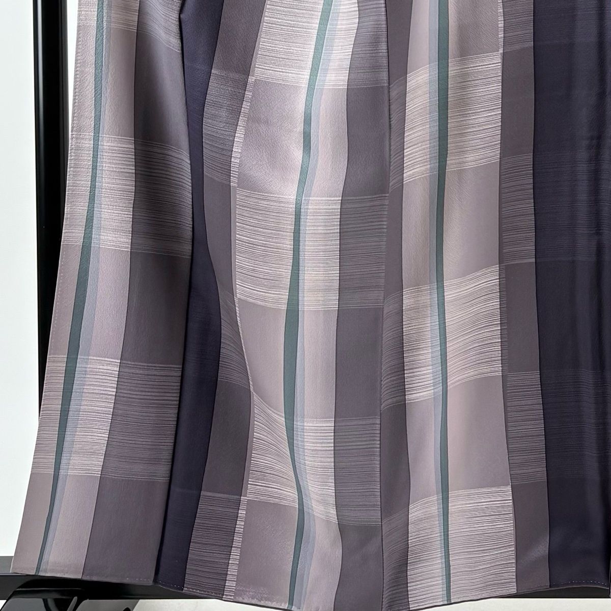 美品】 小紋 身丈159.5cm 裄丈62cm S 袷 縦縞 横縞 ぼかし 紫 正絹 秀