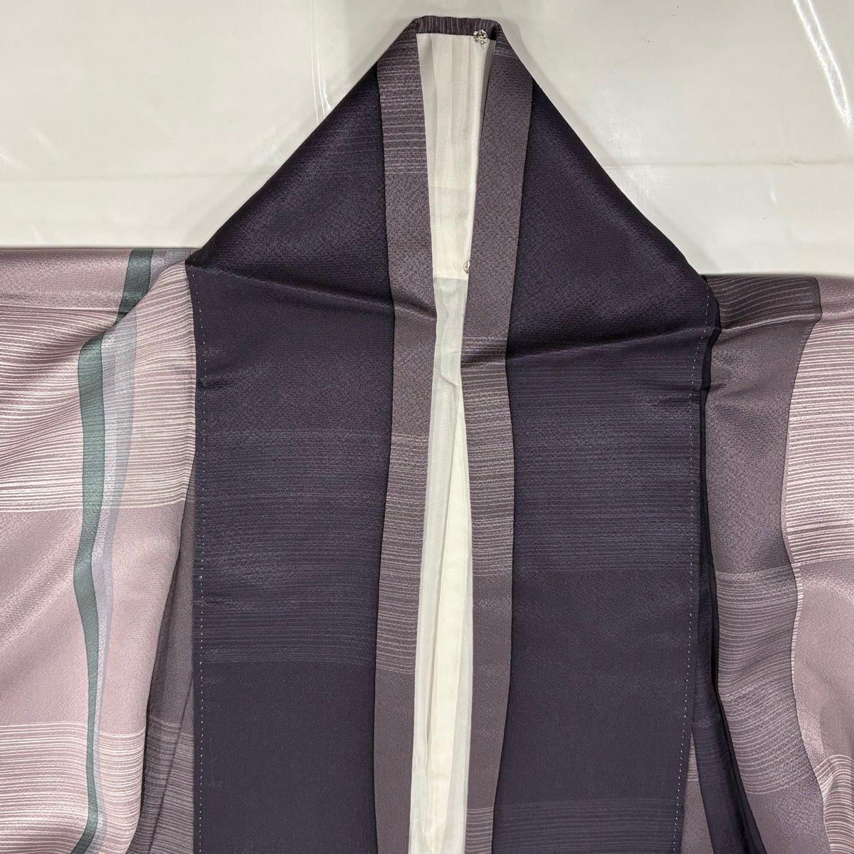 美品】 小紋 身丈159.5cm 裄丈62cm S 袷 縦縞 横縞 ぼかし 紫 正絹 秀