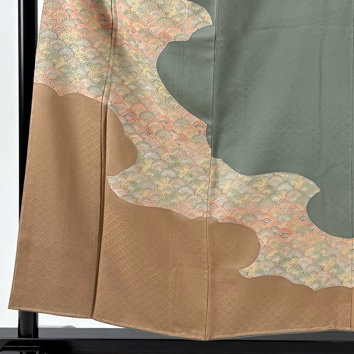色留袖 身丈154.5 cm 裄丈62 S 袷 波青海波 地紋 刺繍 染め分け 灰緑 正絹 秀品 一つ紋