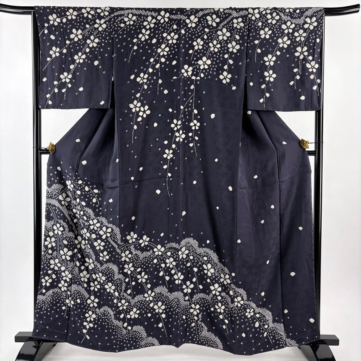 訪問着 身丈161cm 裄丈65cm M 袷 草花 絞り 紺色 正絹 秀品 【中古