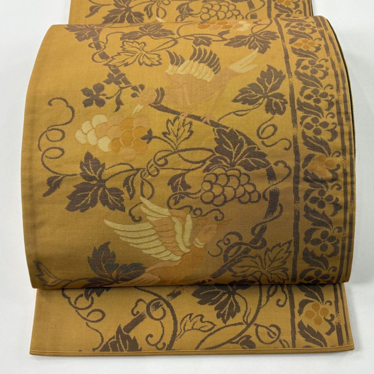 美品】 袋名古屋帯 優品 関西仕立て 葡萄唐草 鳥 黄土色 全通 正絹