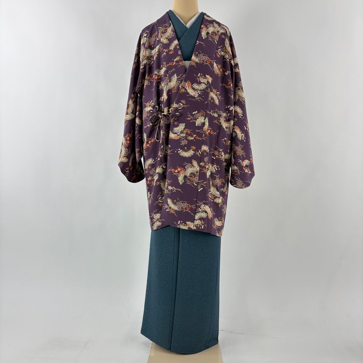 道中着 身丈90 cm 裄丈66.5 M 和装コート 扇 松梅 縮緬 金彩 紫 正絹 秀品