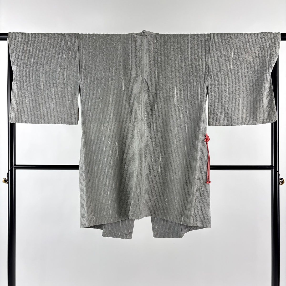 道中着 身丈95 cm 裄丈67 M 和装コート 縞 幾何学模様 絞り 灰色 正絹 秀品