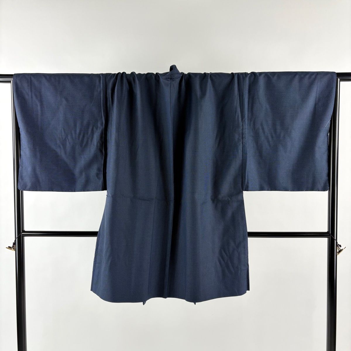 男着物 身丈92 5 cm 裄丈75 L 羽織 紬地 亀甲絣 紺色 正絹 秀品