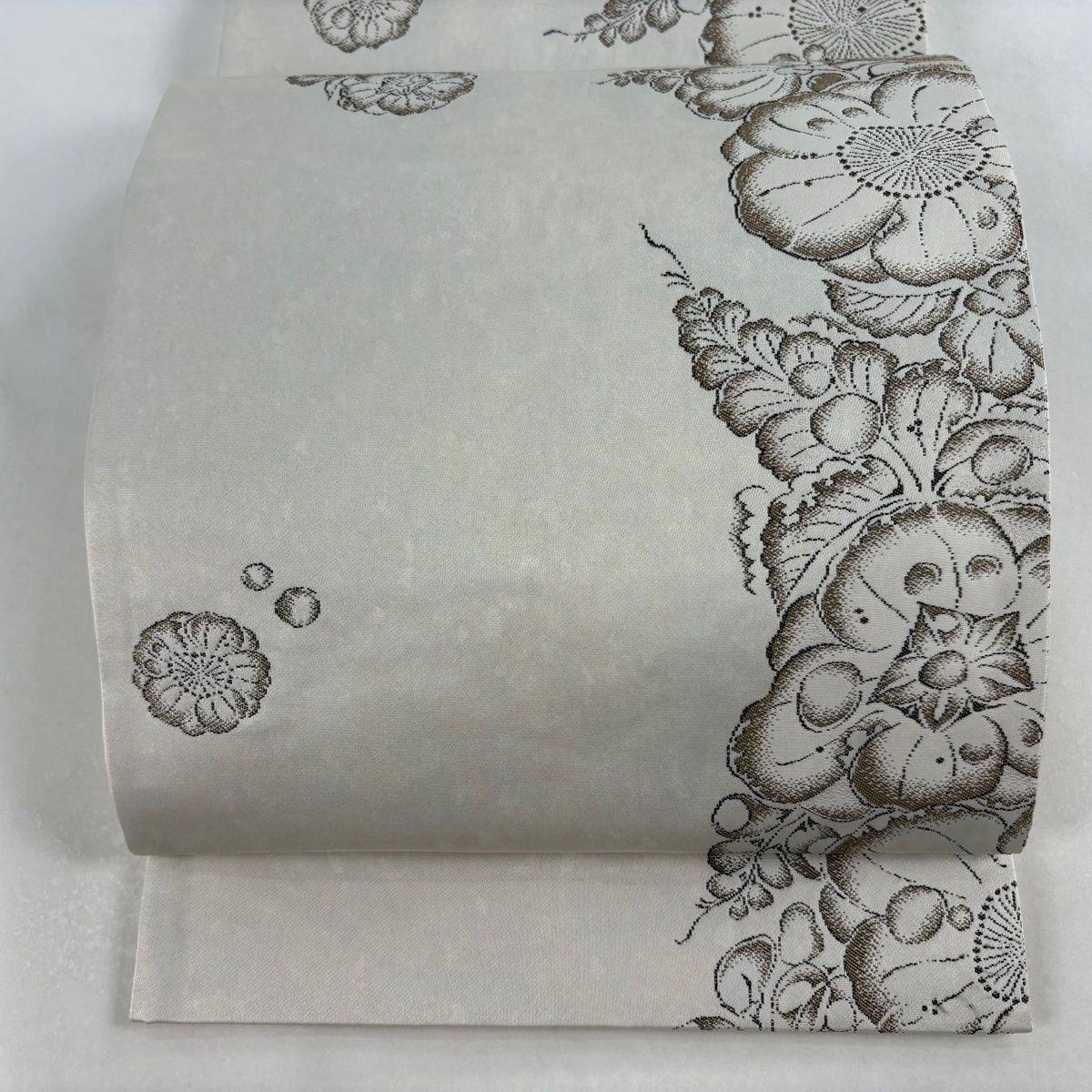 美品】 袋帯 秀品 辻ヶ花柄 銀糸 ベージュ 六通 正絹 【中古】 - メルカリ