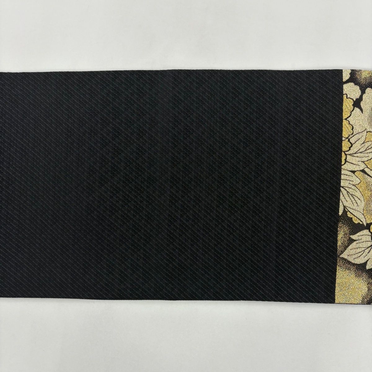 美品】 袋帯 秀品 振袖向き 牡丹 金糸 箔 金色 六通 正絹 【中古