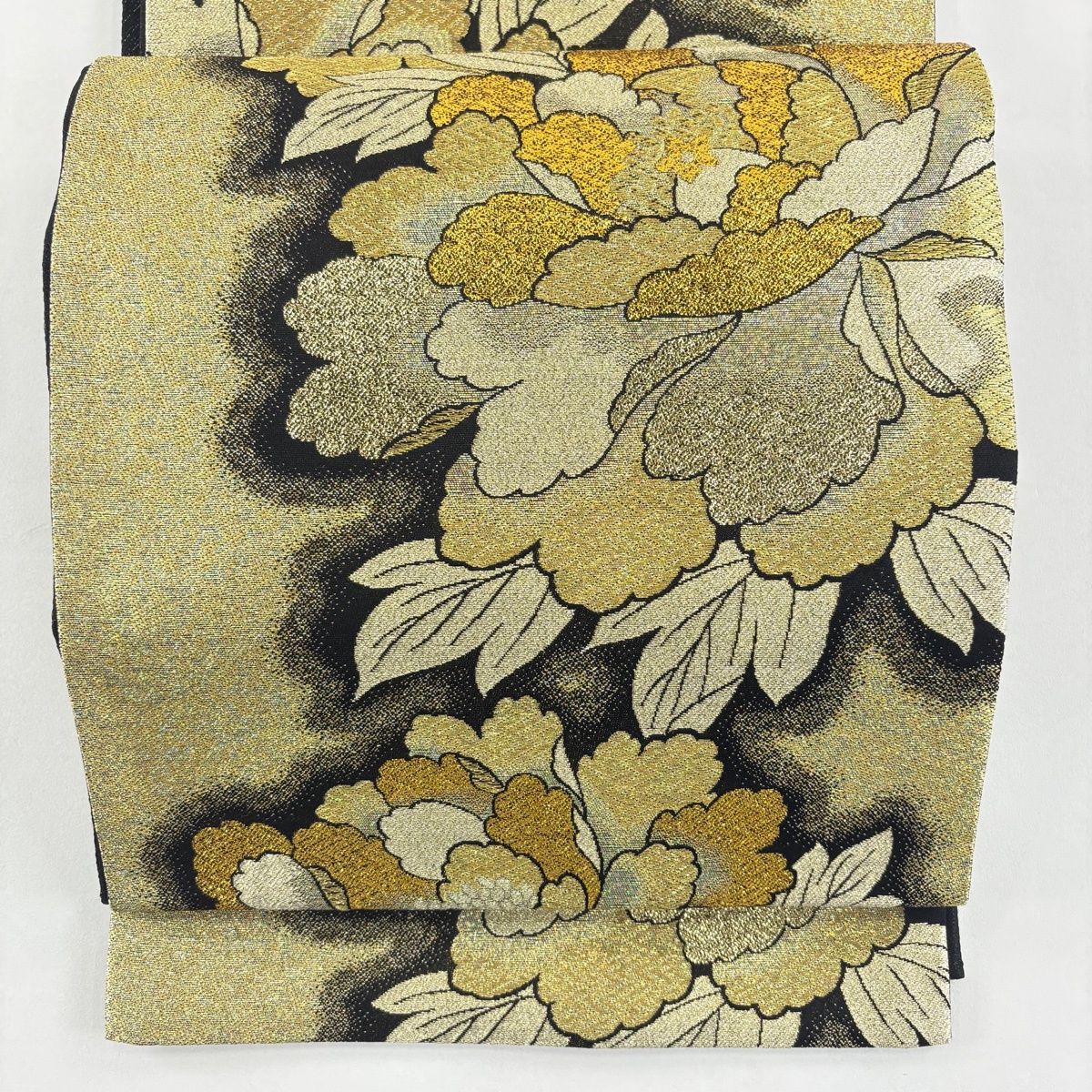 美品】 袋帯 秀品 振袖向き 牡丹 金糸 箔 金色 六通 正絹 【中古