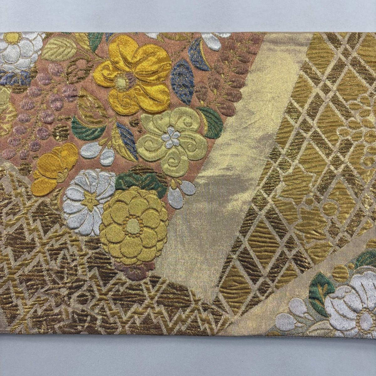 袋帯 秀品 振袖向き 辻が花柄 松皮菱 銀糸 箔 金色 六通 正絹 【中古
