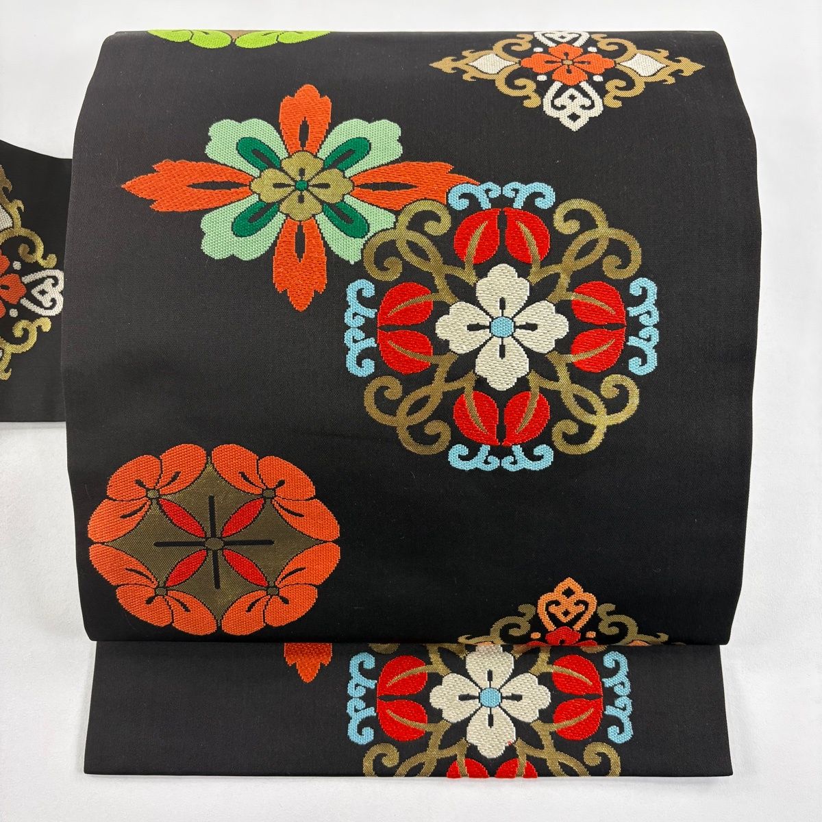 名古屋帯 秀品 川島織物 落款 華文 花菱 箔 刺繍 黒 正絹