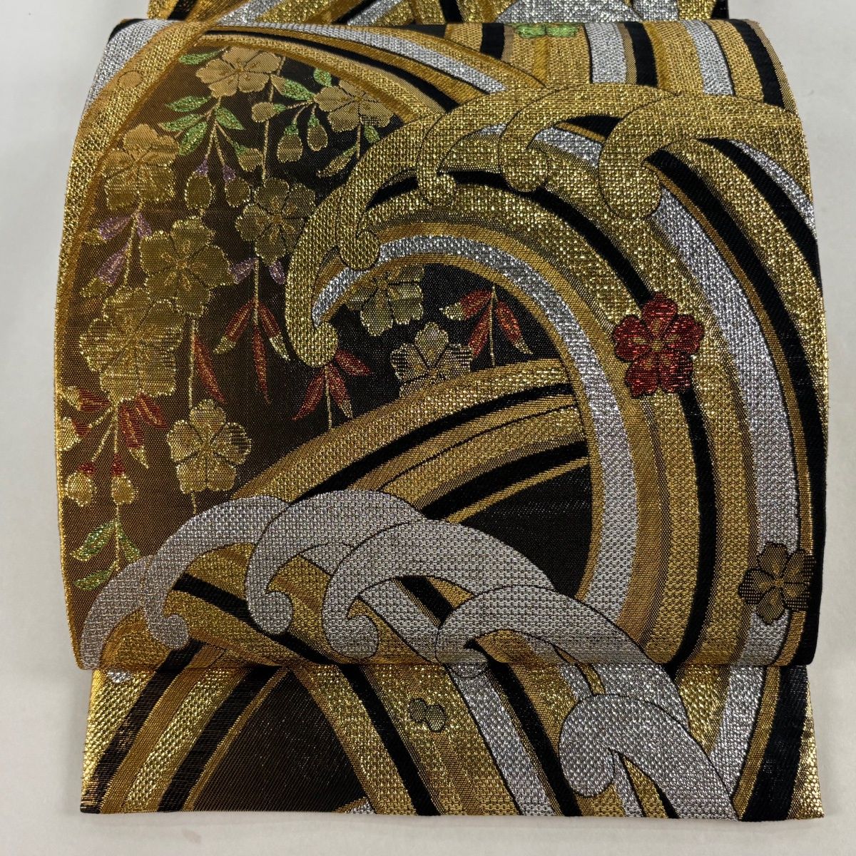 袋帯 秀品 波頭 桜 箔 金糸 黒 六通 正絹 【中古】 - メルカリ