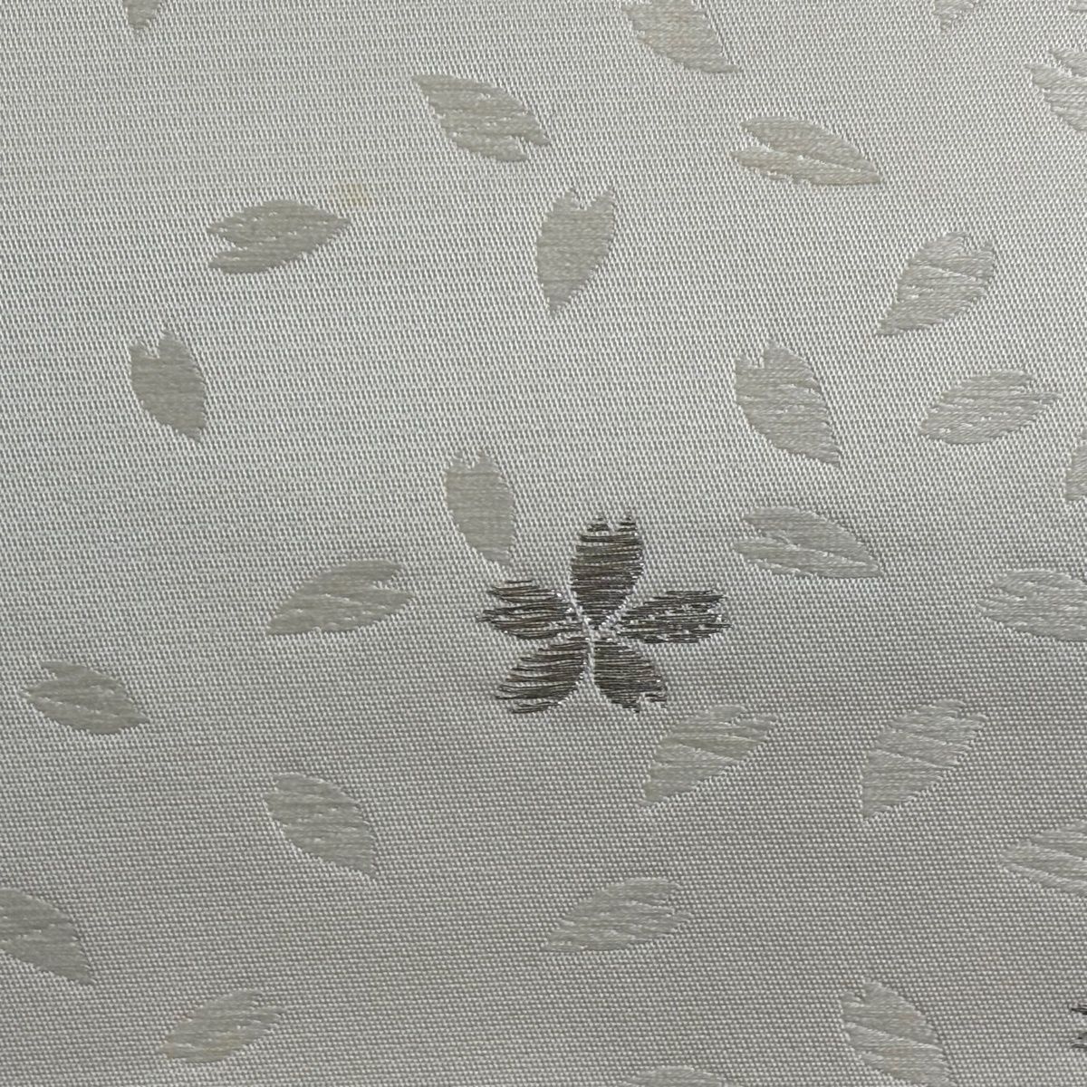 名古屋帯 秀品 桜 花びら 銀糸 クリーム 正絹