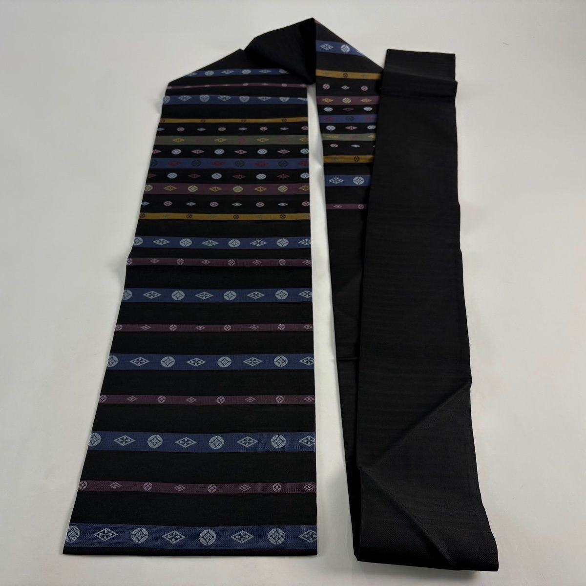 名古屋帯 金糸波模様 【黒】 美品】 名古屋帯 秀品 夏帯 縞模様 七宝文 ラメ糸 金糸 黒 正絹 【中古