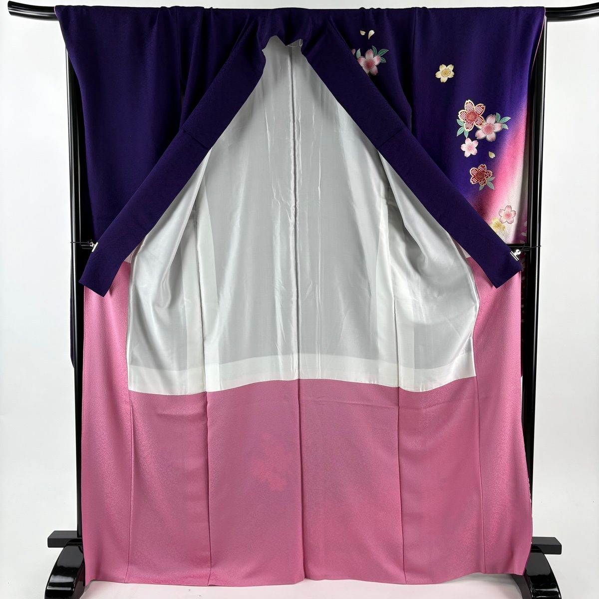  振袖 身丈169 cm 裄丈71 5 L 袷 鈴乃屋 桜 花びら 金彩 染め分け 濃紫 正絹 秀品 振袖 着物