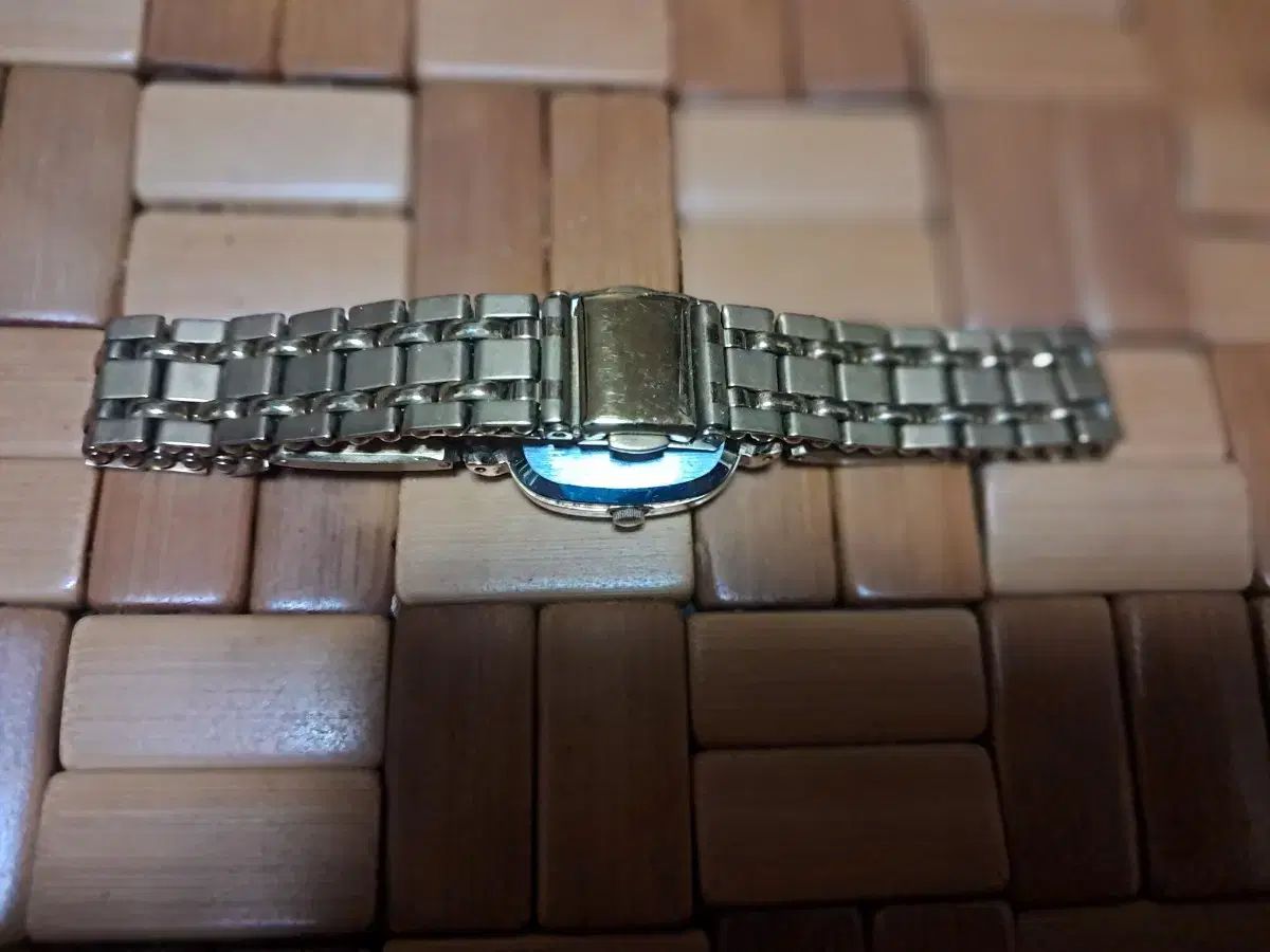 ヴィンテージ ゴールド スクエア リストウォッチ