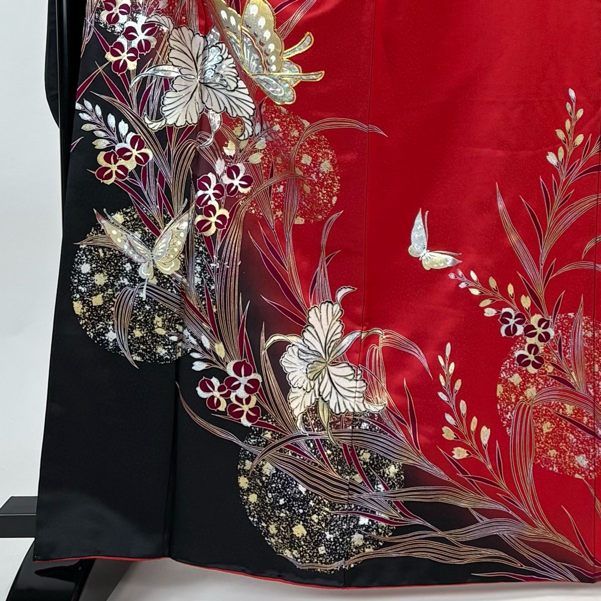 振袖 身丈165 cm 裄丈68 L 袷 蝶 草花 金糸 金銀彩 赤 正絹 秀品