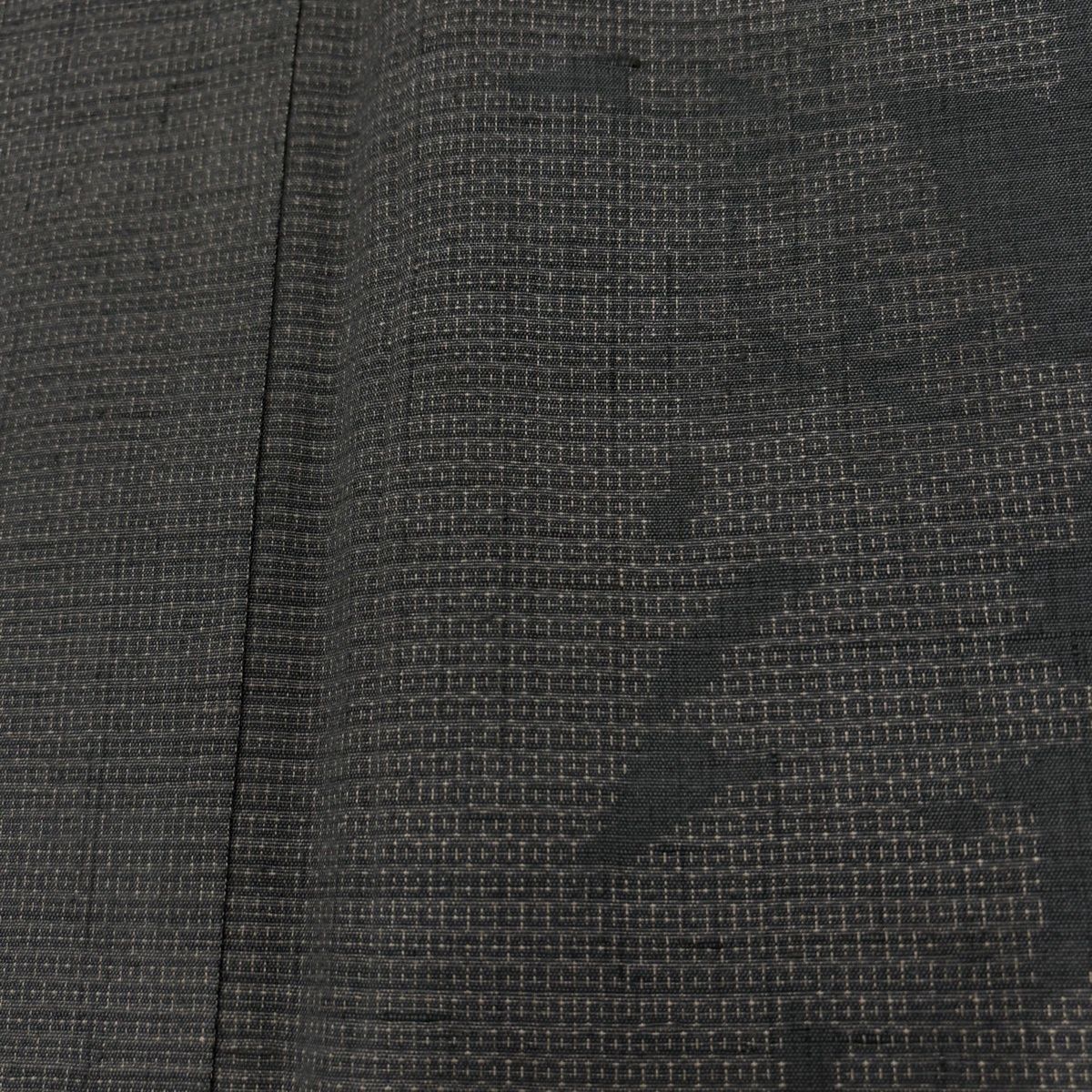  結城紬 身丈159 cm 裄丈65.5 M 袷 はたおり娘 奥順 証紙 シルエット 葡萄唐草 灰色 正絹 秀品 紬 着物