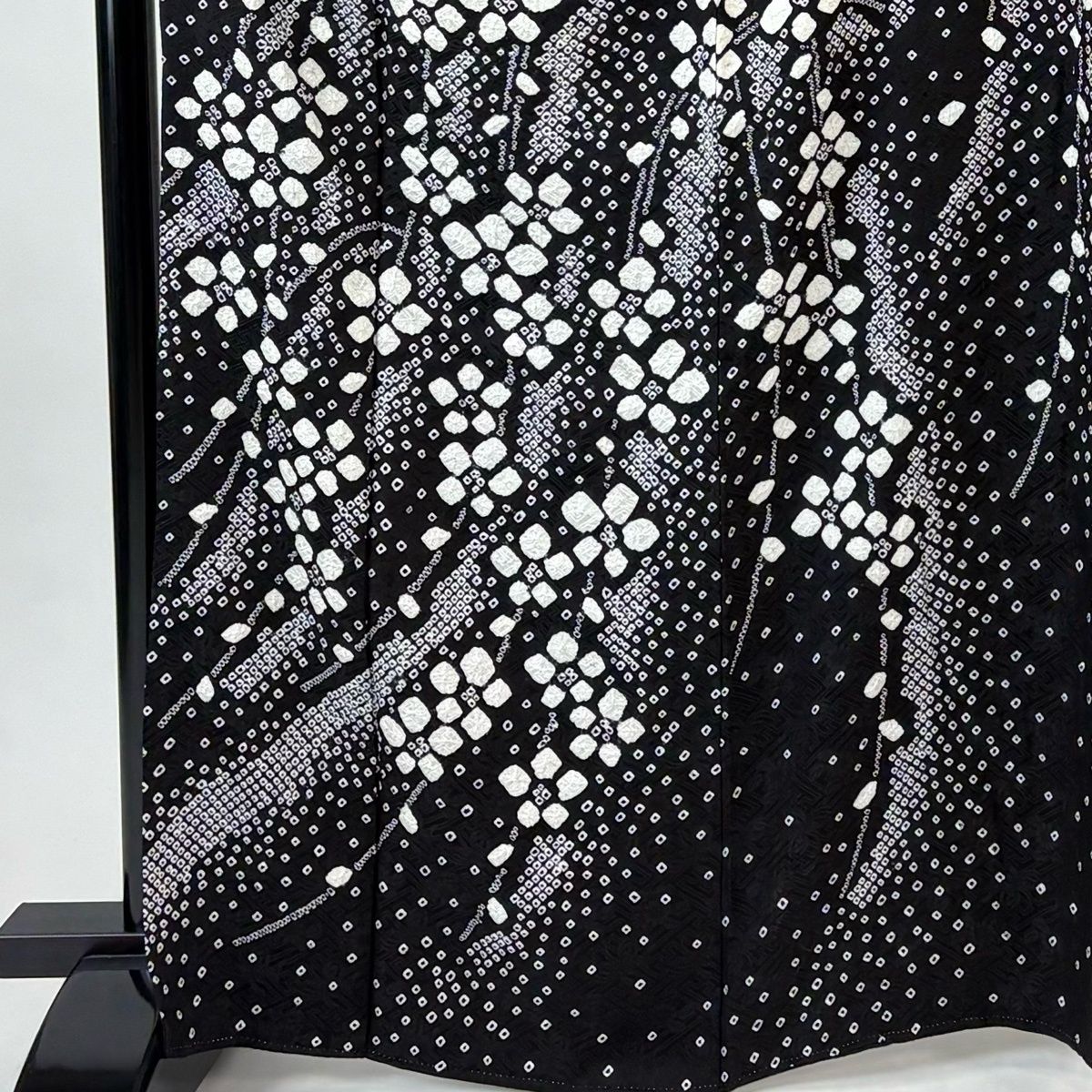 美品】 訪問着 身丈165cm 裄丈69cm L 袷 枝花 絞り 黒 正絹 秀品