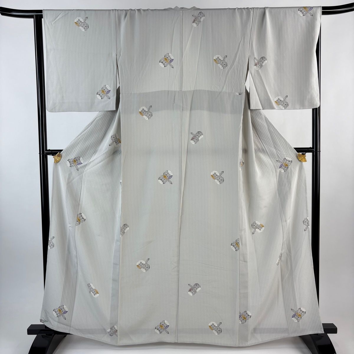 小紋 身丈162.5 cm 裄丈68 L 単衣 七宝文 縞 灰色 正絹 秀品