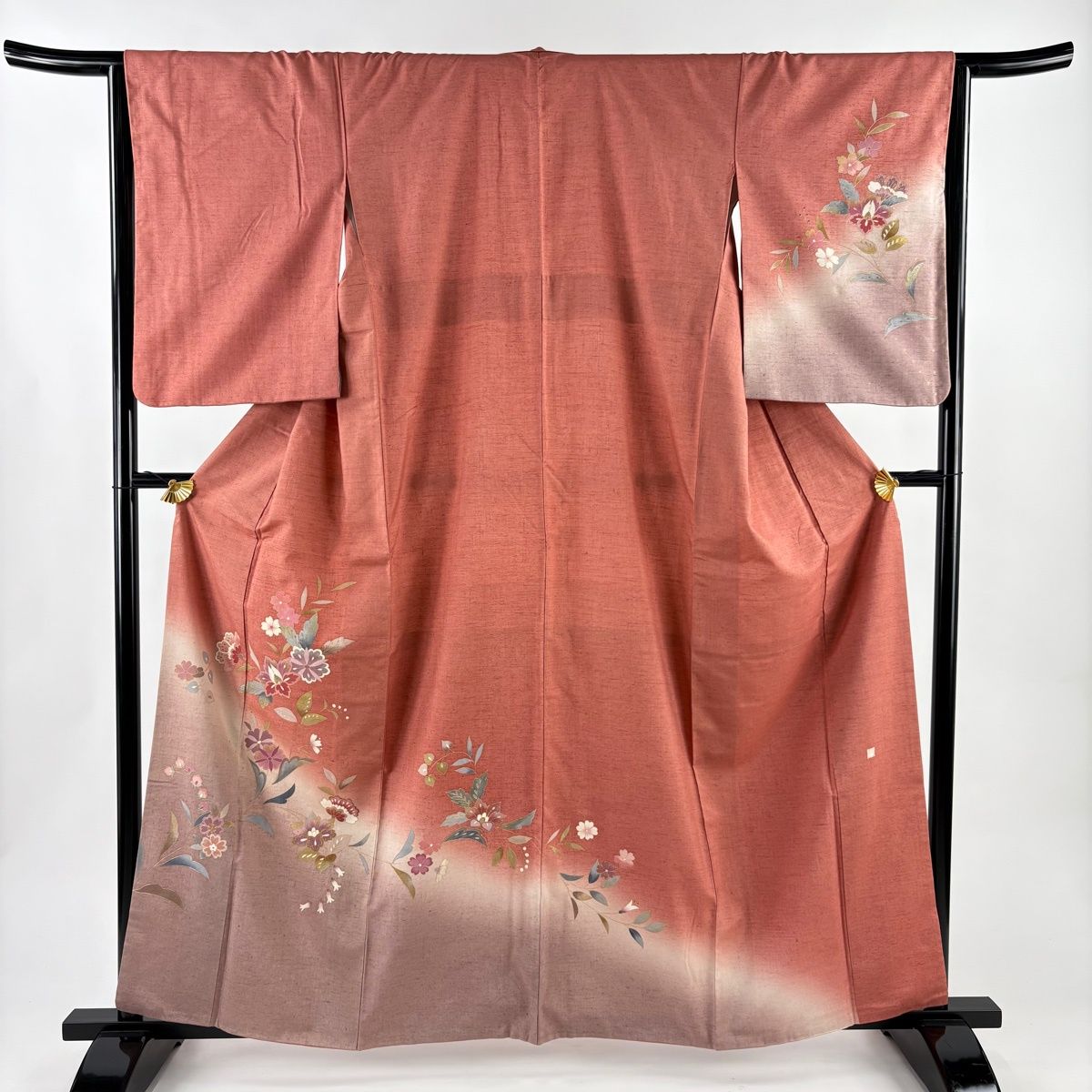 付下げ 身丈161.5cm 裄丈64.5cm M 袷 紬地 落款 草花 金銀彩 ぼかし