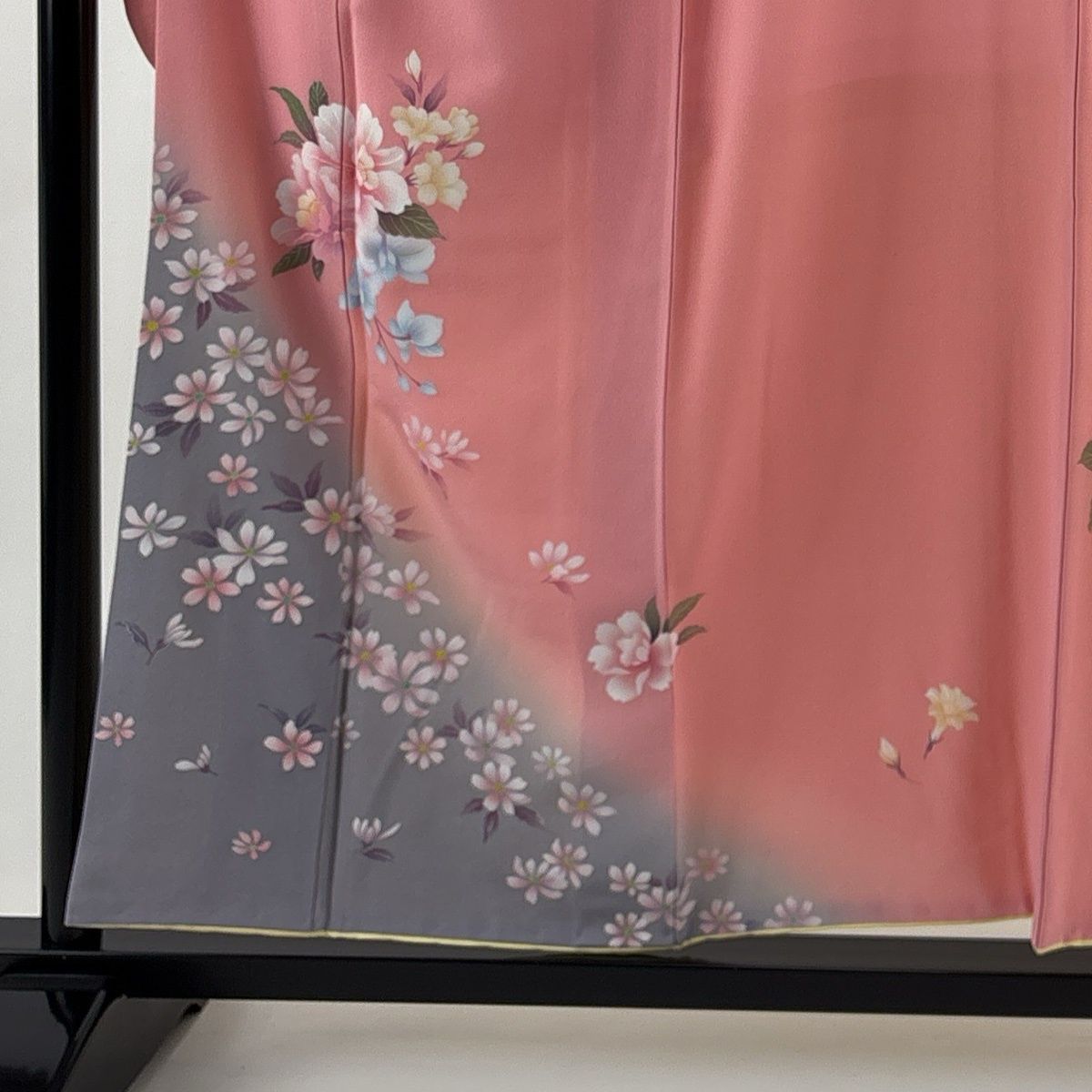 振袖 身丈154.5 cm 裄丈61.5 S 袷 草花 染め分け 銀彩 ピンク 正絹 秀品