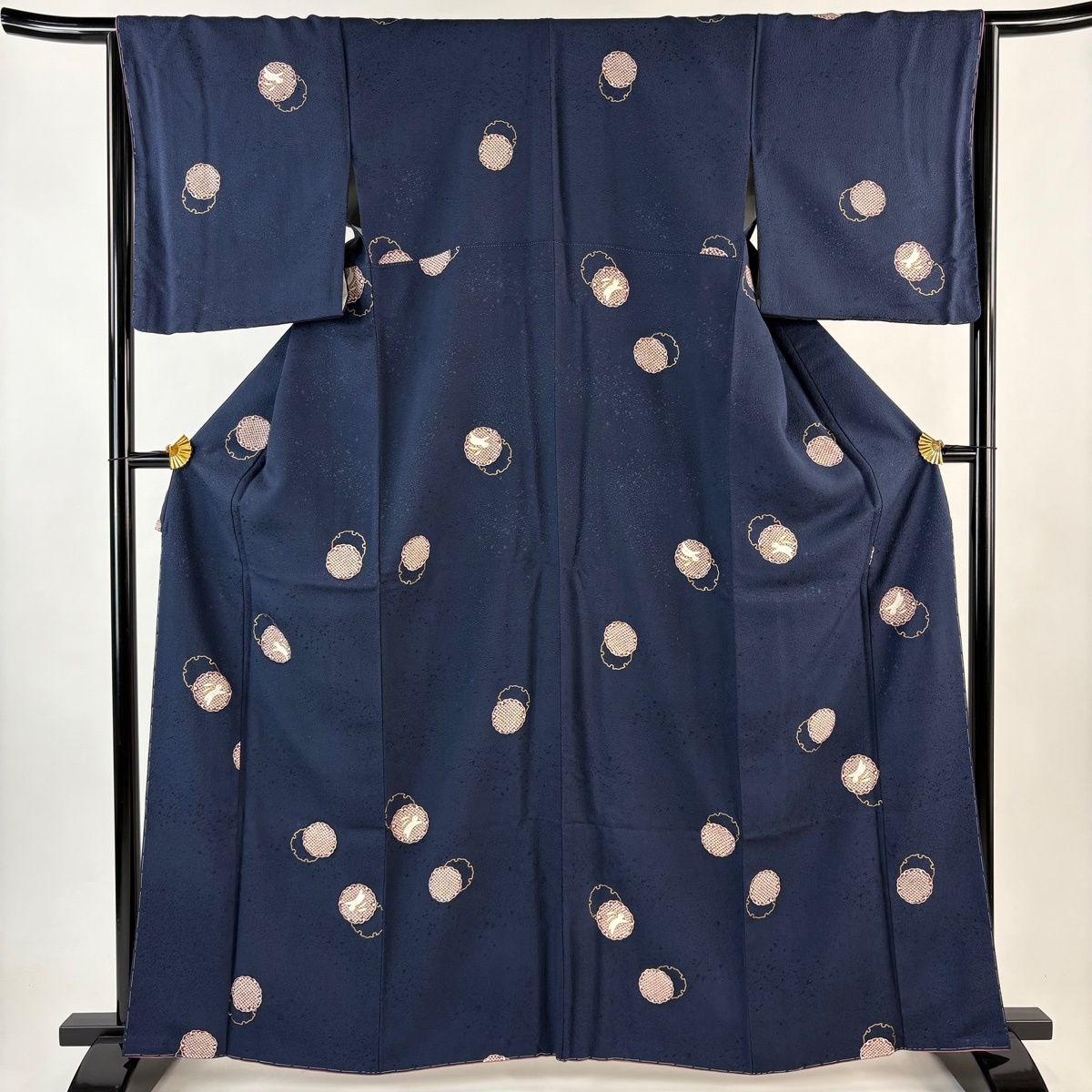 小紋 身丈162 cm 裄丈65 M 袷 やまと 雪輪 兎 金彩 紺色 正絹 秀品