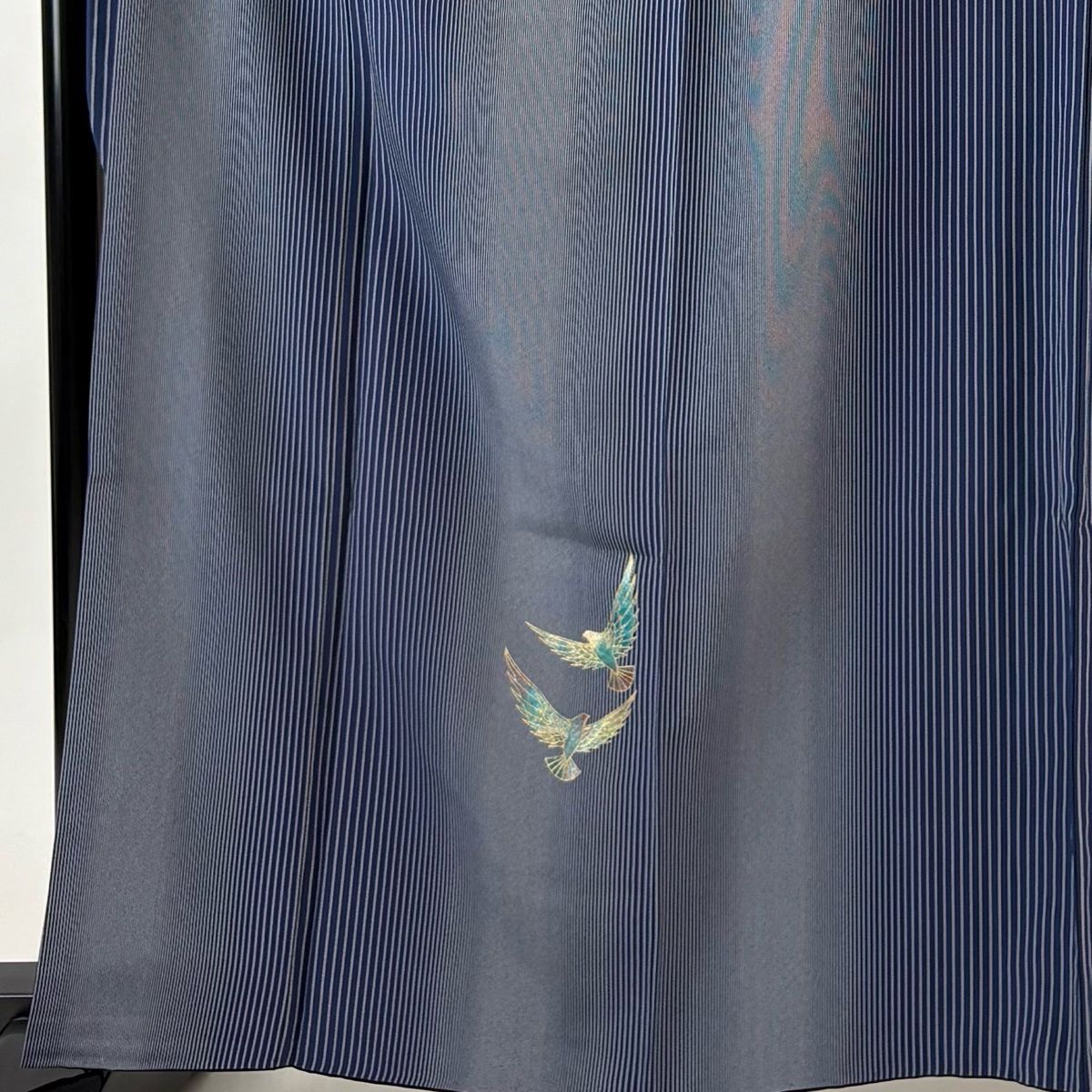 振袖 身丈162.5 cm 裄丈69 L 袷 やまと 鳥 縦縞 金銀彩 紺色 正絹 秀品