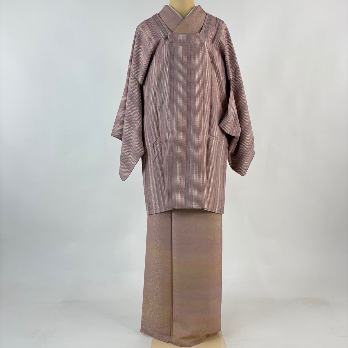 道行 身丈90 cm 裄丈64 M 和装コート 角衿 縞 幾何学模様 ピンク 正絹 秀品