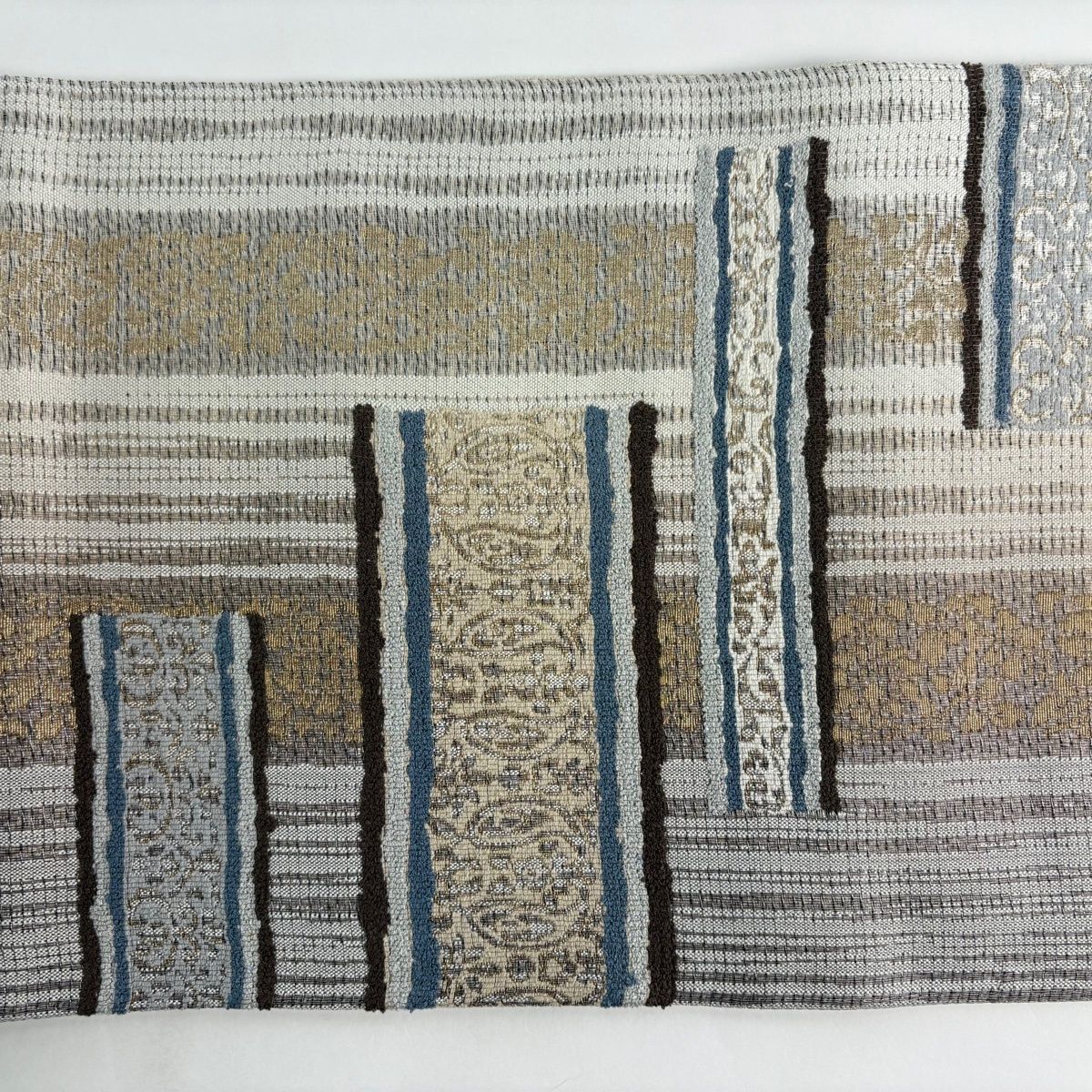 美品】 袋帯 名品 証紙 大島紬地 本泥染 縞 幾何学 金銀糸 刺繍 灰色