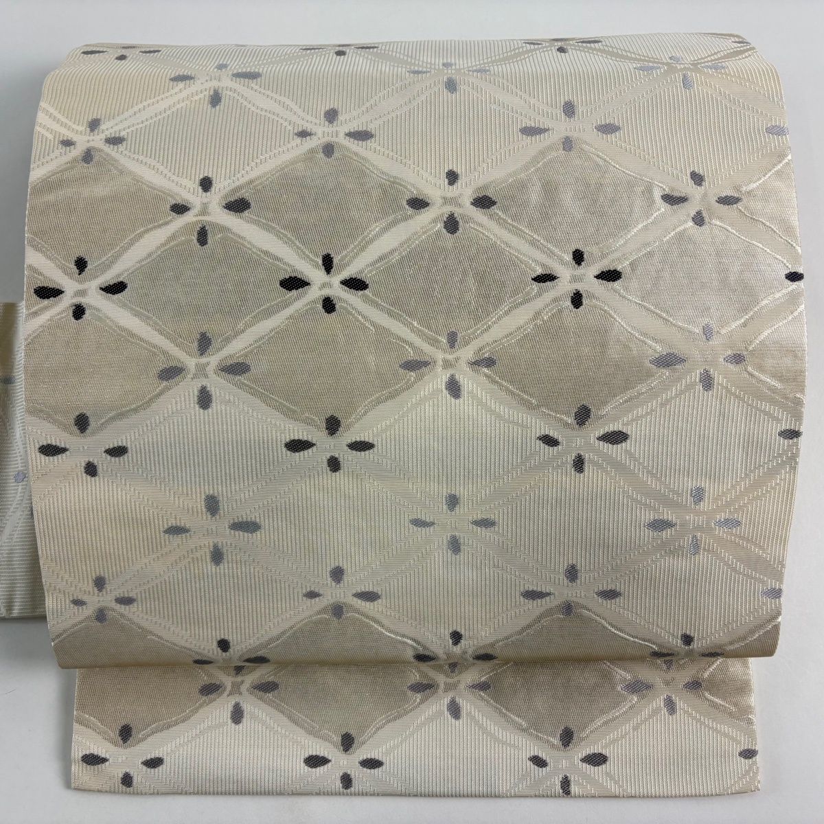 名古屋帯 落款 花 幾何学 灰白 正絹