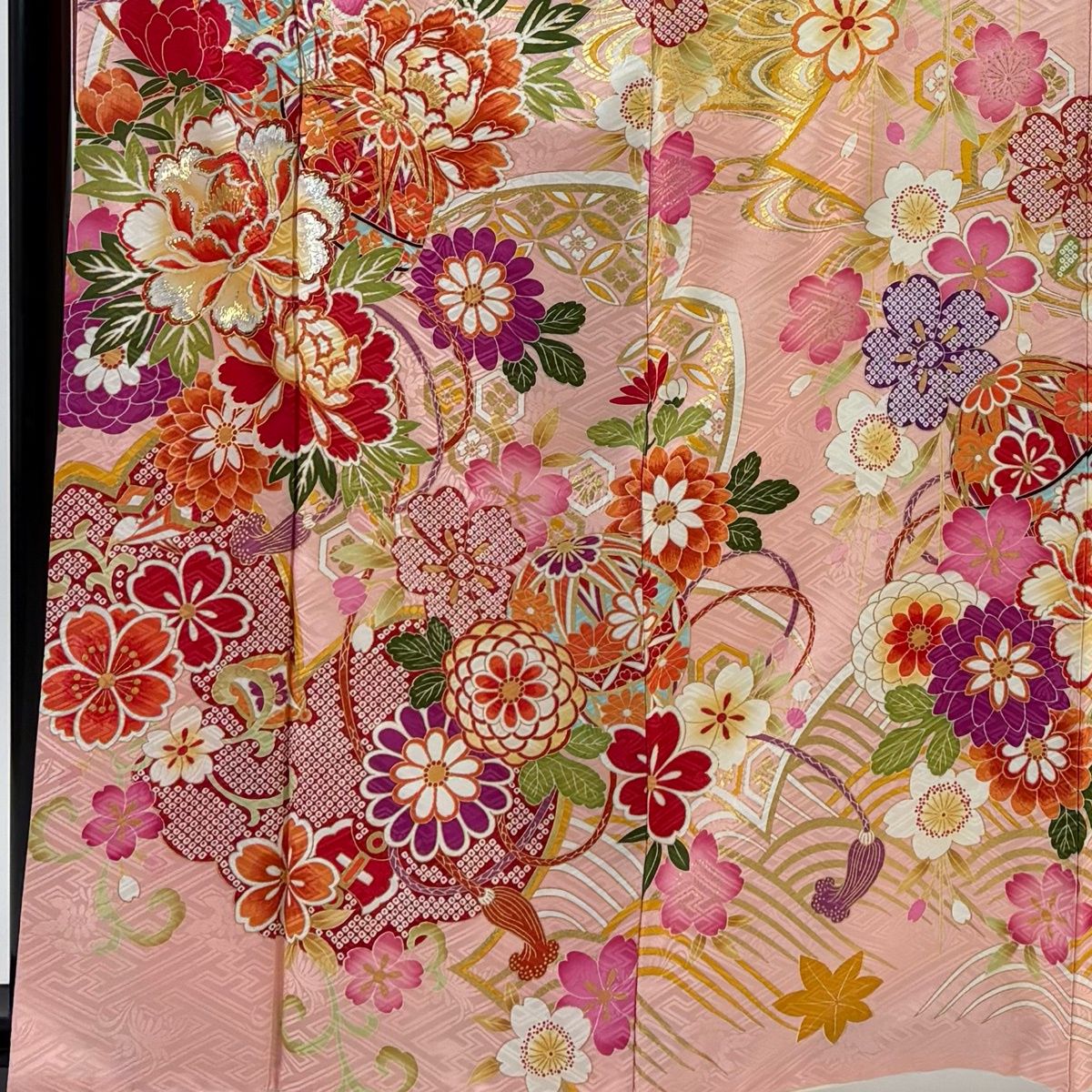 振袖 身丈164 cm 裄丈67 M 袷 手鞠 牡丹 箔 金彩 ピンク 正絹