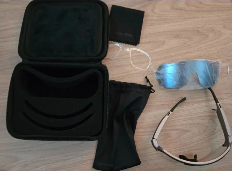 トムDEAR ブルーゴーグル BT 1