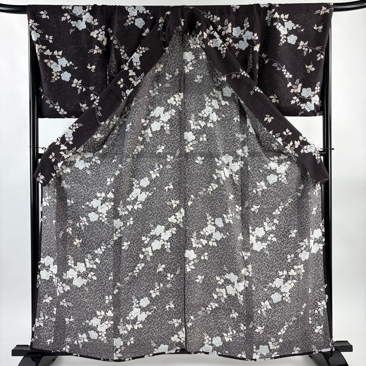 美品】 小紋 身丈162.5cm 裄丈68.5cm L 薄物 紗 やまと 草花 葉柄 黒灰