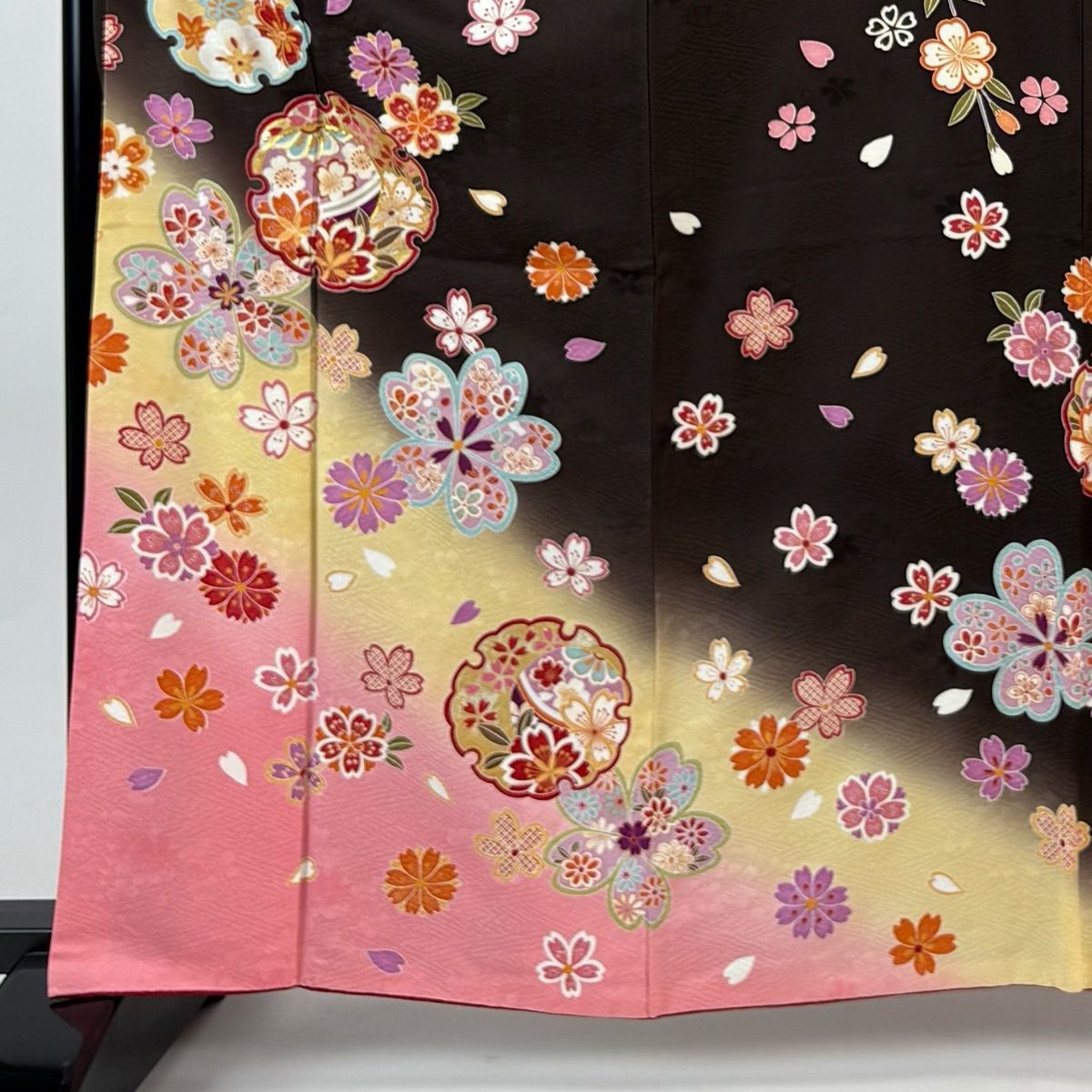 振袖 身丈154 cm 裄丈67 M 袷 雪輪 桜 金糸 金彩 焦茶色 正絹