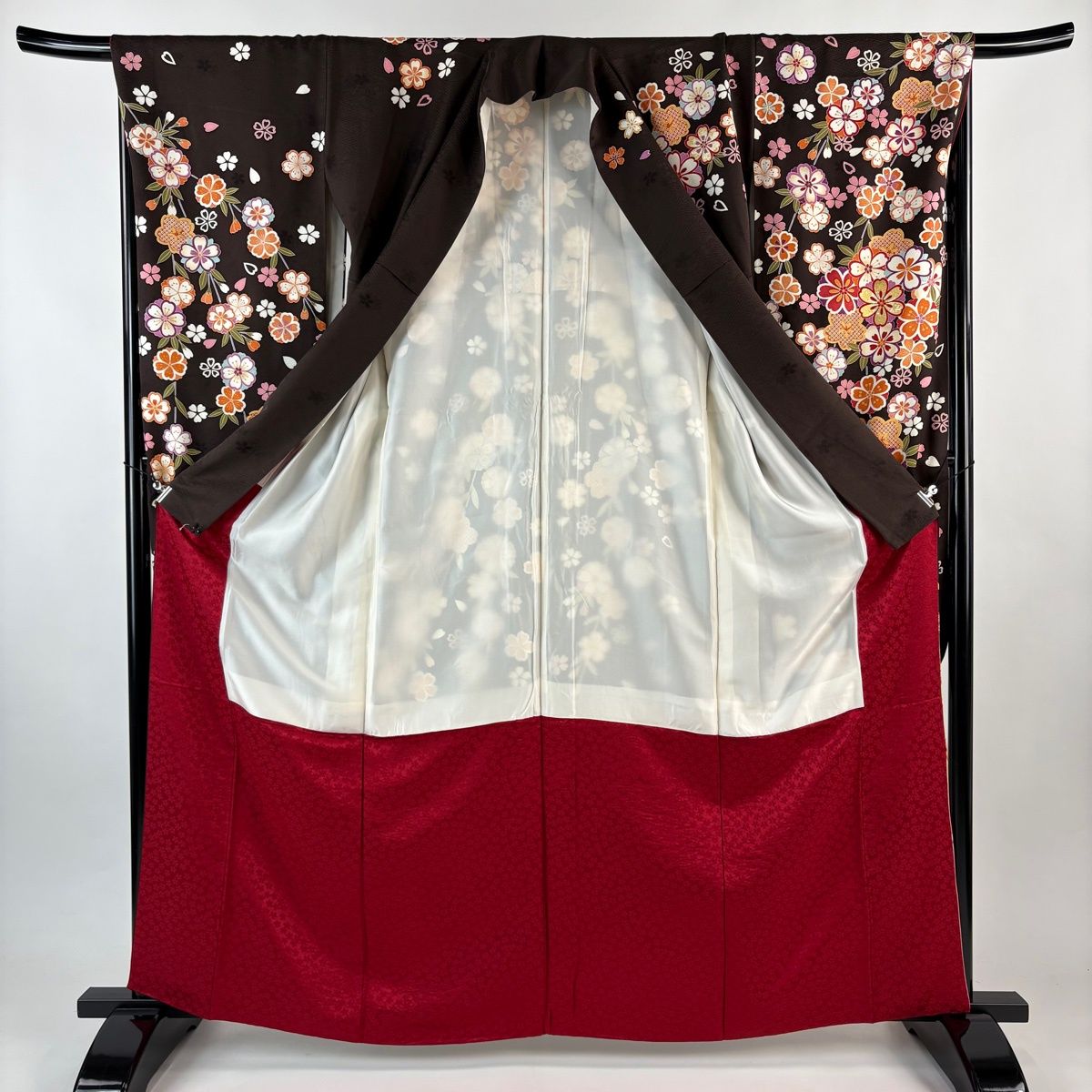 振袖 身丈154 cm 裄丈67 M 袷 雪輪 桜 金糸 金彩 焦茶色 正絹 振袖 着物