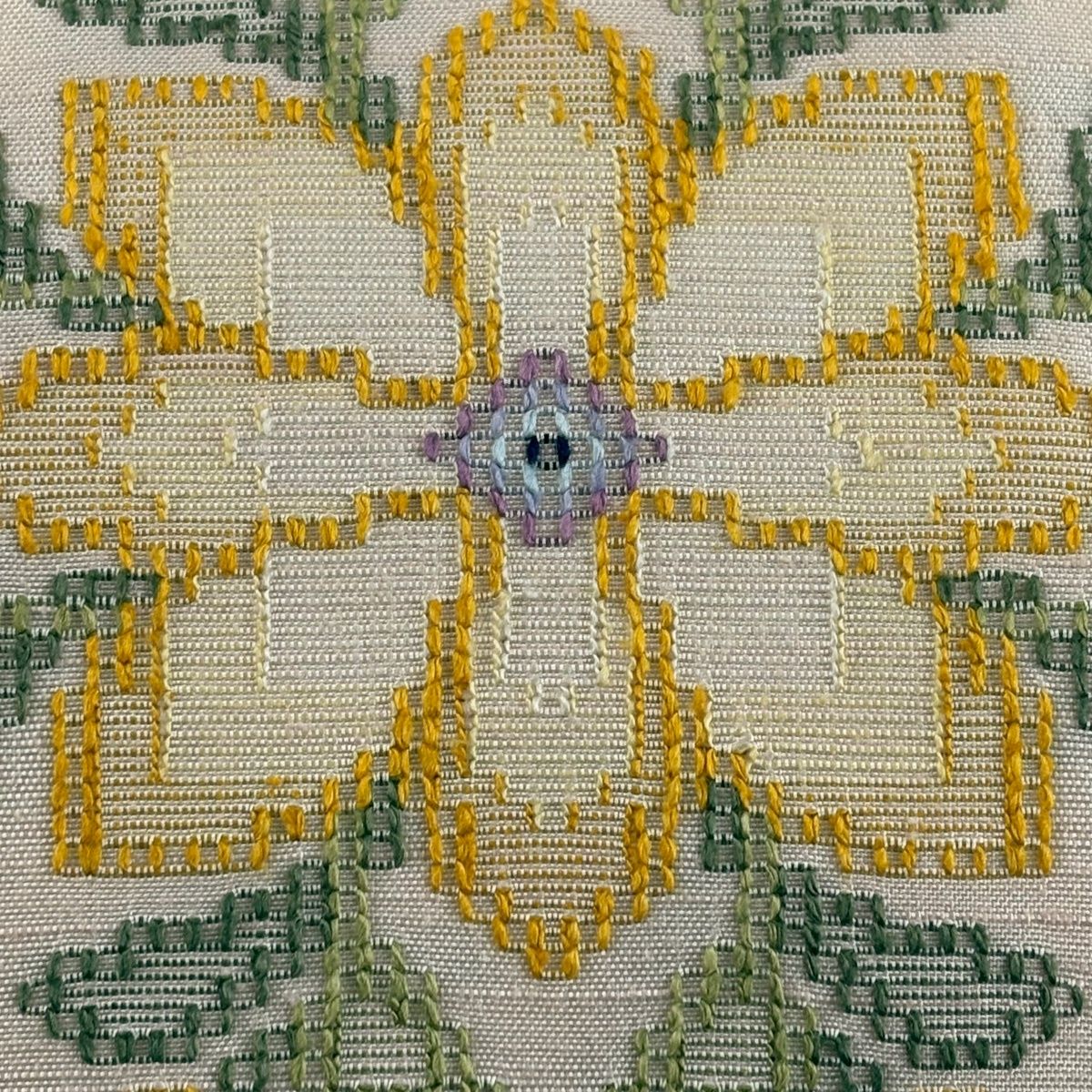 名古屋帯 紬地 草花 刺繍 薄ピンク 正絹