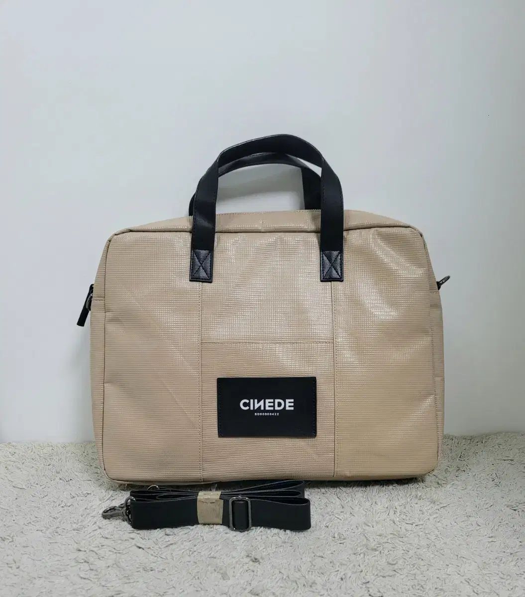 シネアド ポーリーン ノートブック バッグ ノートパソコン