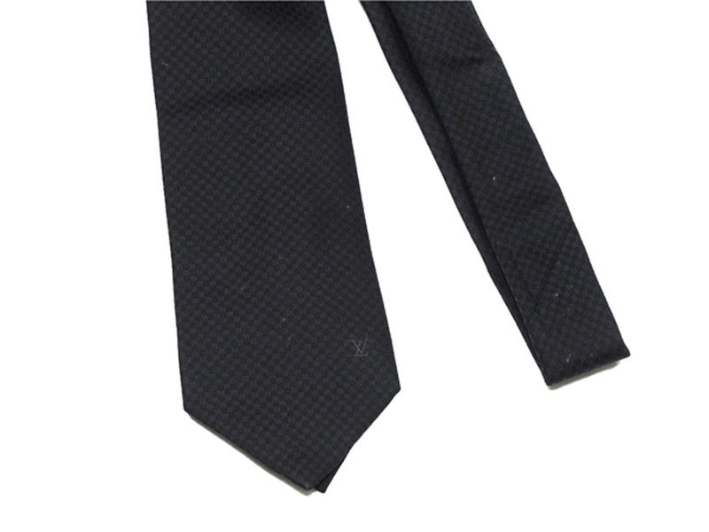 【X'masセール★30%OFF】ルイ・ヴィトン LOUIS VUITTON ネクタイダミエグラフィット LVマーク刺繍入り ブラック グレー 灰色 レディース 中古 最大30％OFF☆新春セール】ルイ・ヴィトン LOUIS VUITTON ネクタイ