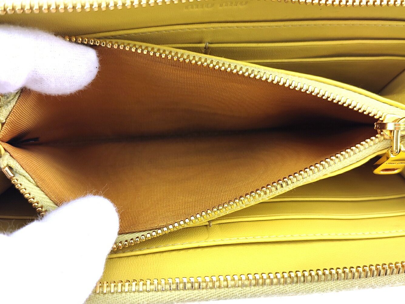 最大30％OFF☆ウィンターセール】ミュウミュウ MIUMIU 長財布 ロゴ