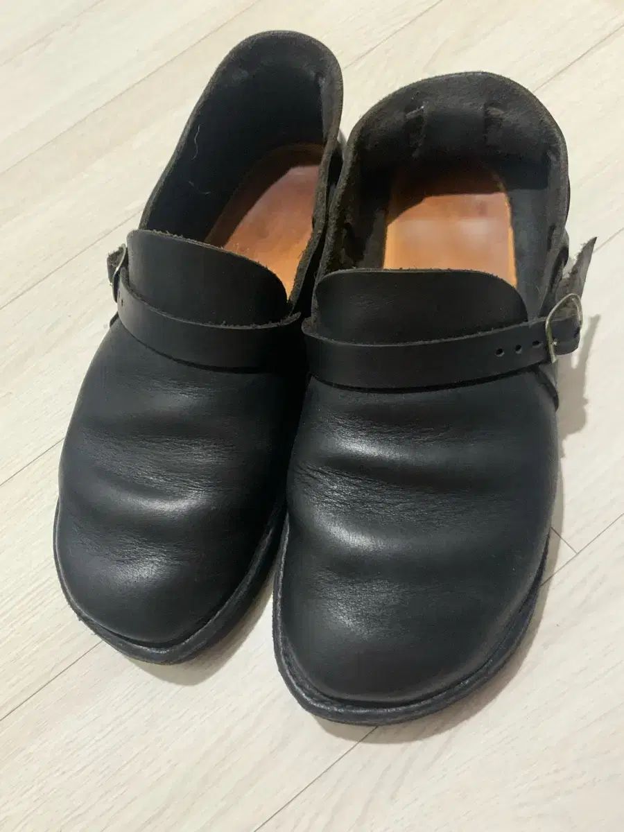 送料込み！オーロラシューズ　ミドルイングリッシュ　ブラック　6 1/2D 250 オーロラシューズ ミドルイングリッシュ ブラック 6 5d - メルカリ