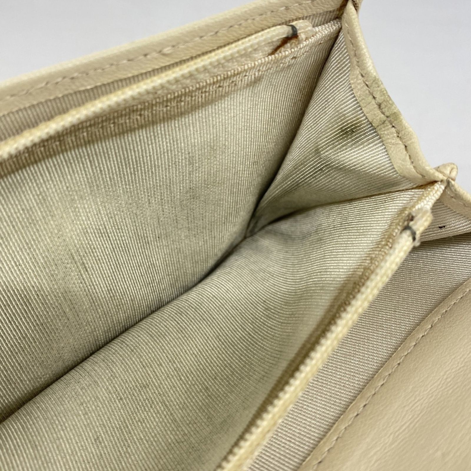 ベージュ ブラック