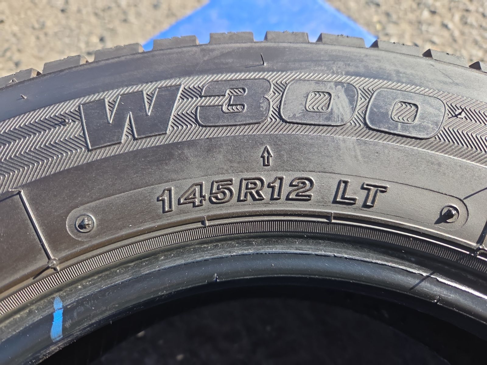 スタッドレス4本 21製