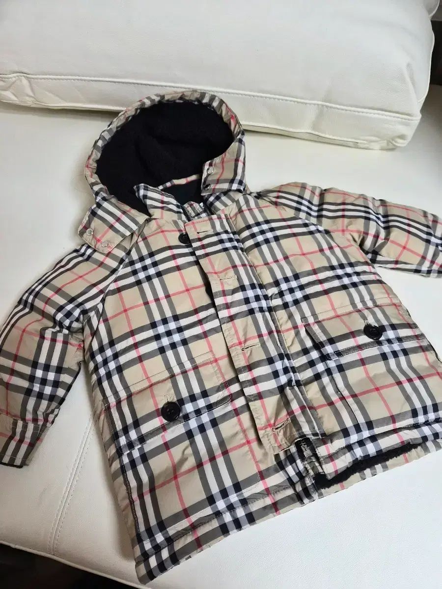 バーバリー ユア WHO フード ダウン アウター 2 y