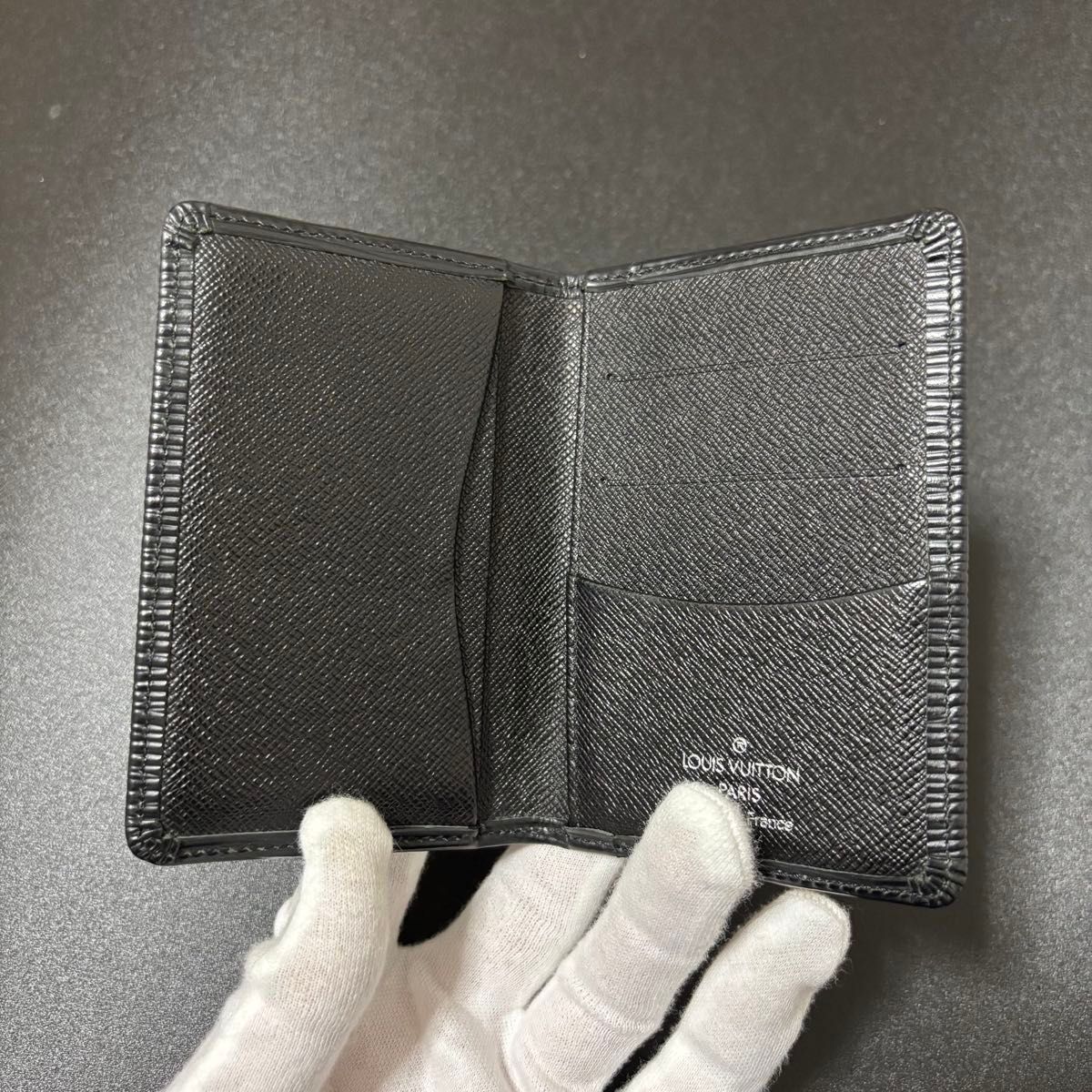 鑑定済✨ルイヴィトン 名刺入れ エピ オーガナイザー ドゥ ポッシュ ノワール Amazon | (ルイヴィトン) ルイ・ヴィトン M60642 カードケース LOUIS